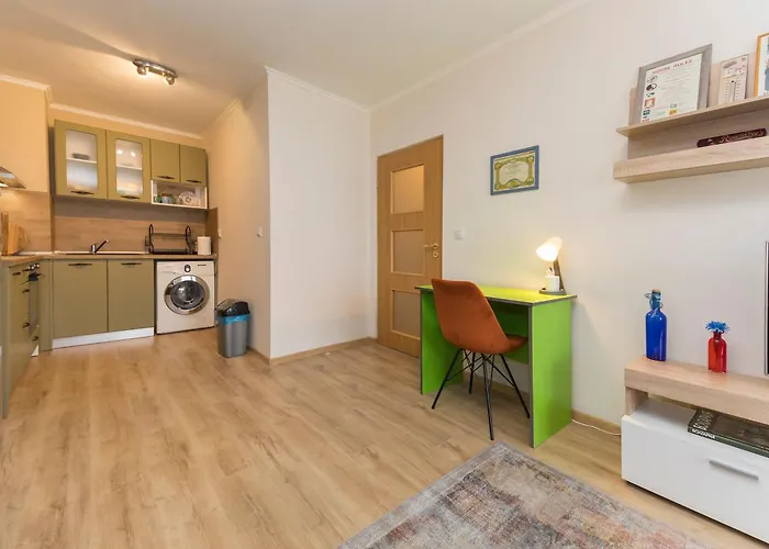 Lovely 1 Bedroom In Apartment