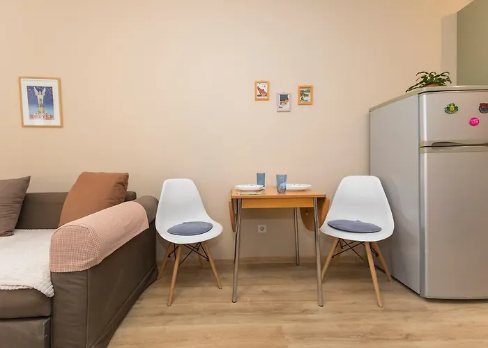 Lovely 1 Bedroom In Apartment