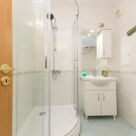 Lovely 1 Bedroom In *