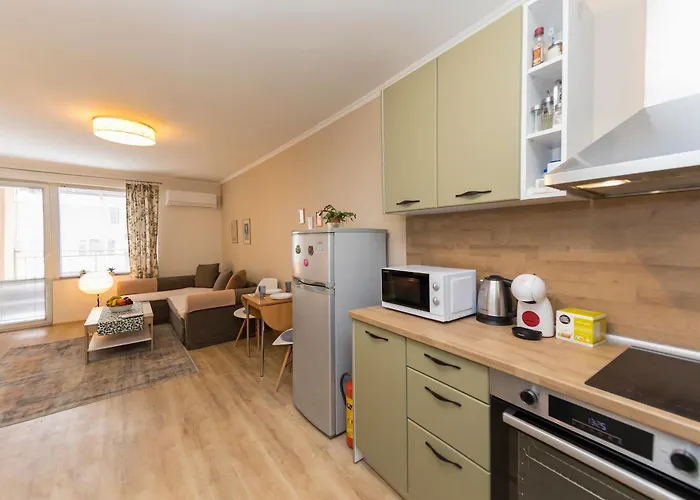 Lovely 1 Bedroom In Apartment *