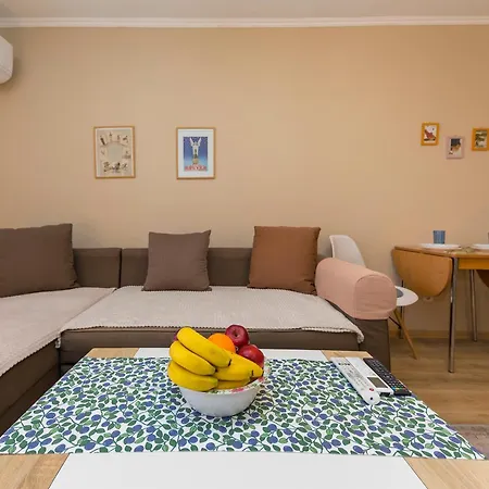 Апартаменты Lovely 1 Bedroom In София