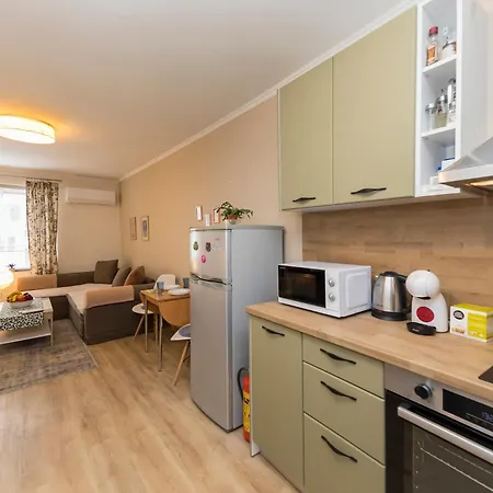 Lovely 1 Bedroom In Апартаменты *